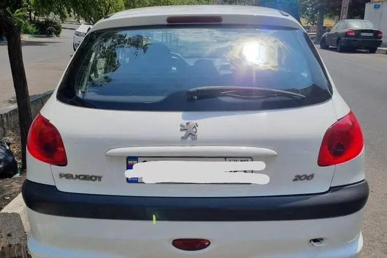 پژو،  206