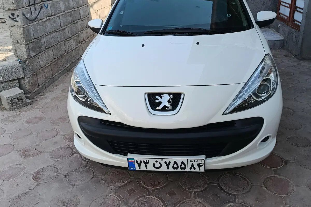 پژو،  207