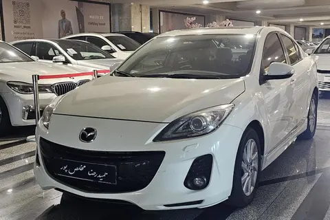 مزدا، 3 نیو صندوق دار