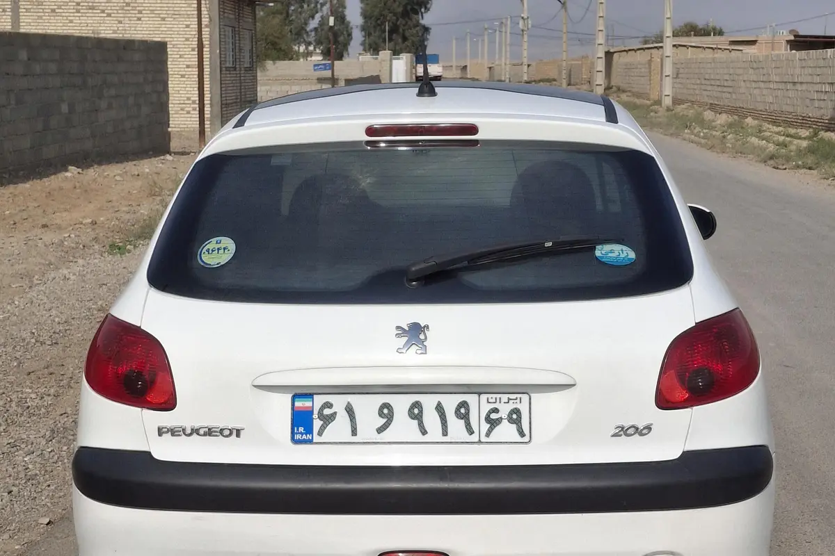 پژو،  206
