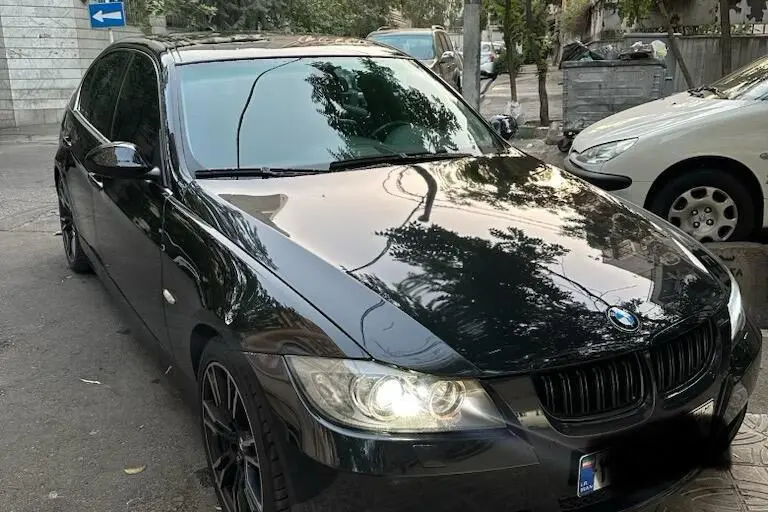 ب ام و، سری 3 سدان