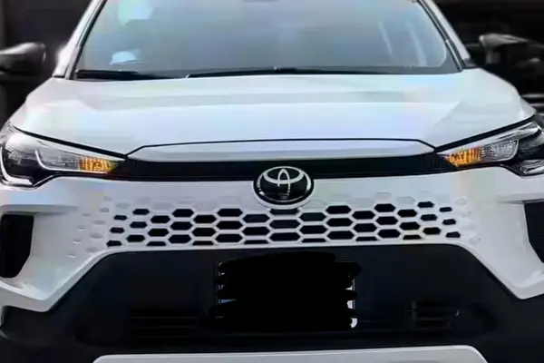 تویوتا، کرولا کراس هیبرید