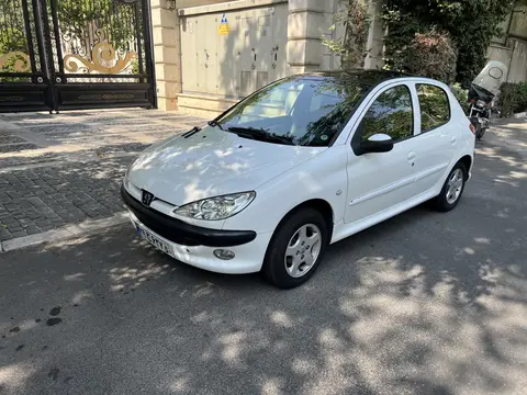 پژو، 206