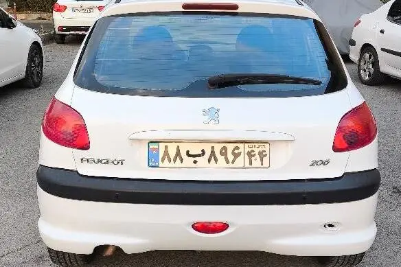 پژو، 206