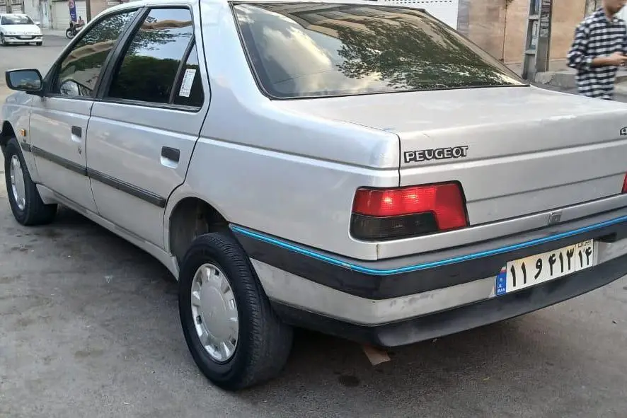 پژو،  405