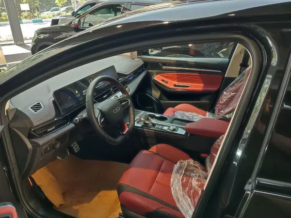 فونیکس، آریزو 6 جی تی (Z6 GT)