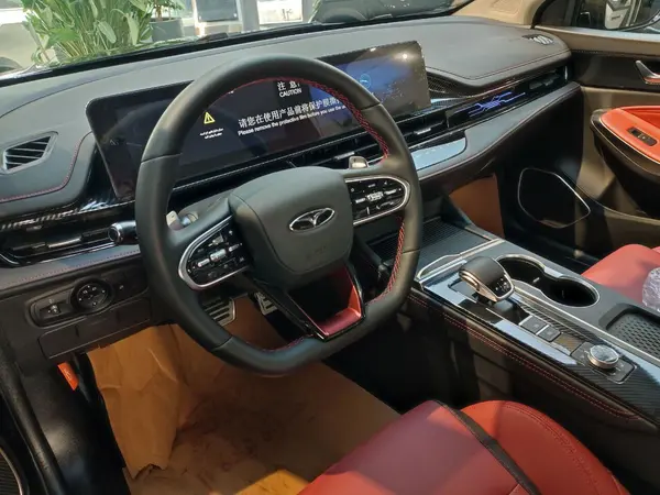 فونیکس، آریزو 6 جی تی (Z6 GT)