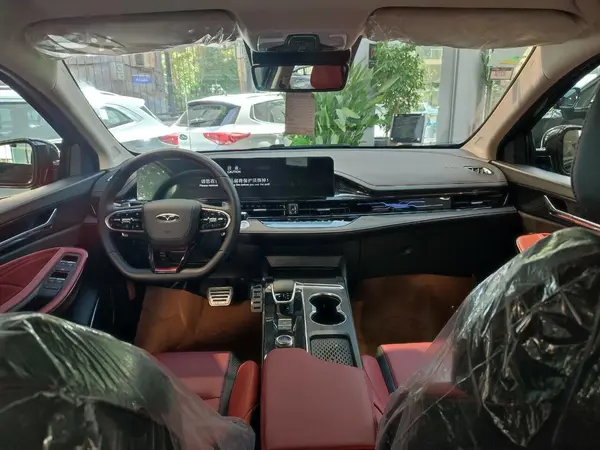 فونیکس، آریزو 6 جی تی (Z6 GT)