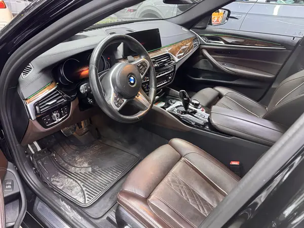 ب ام و، سری 5 سدان