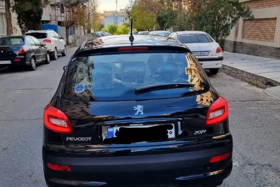 پژو،  207