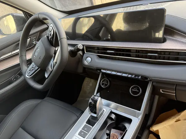 ام وی ام، X77