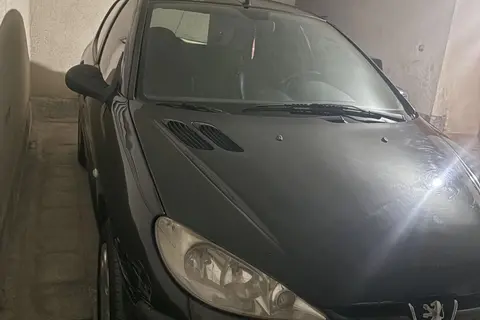 پژو، 206