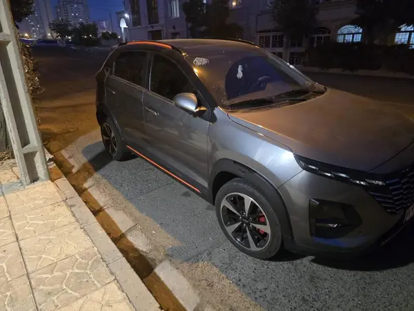 ام وی ام  X33 کراس