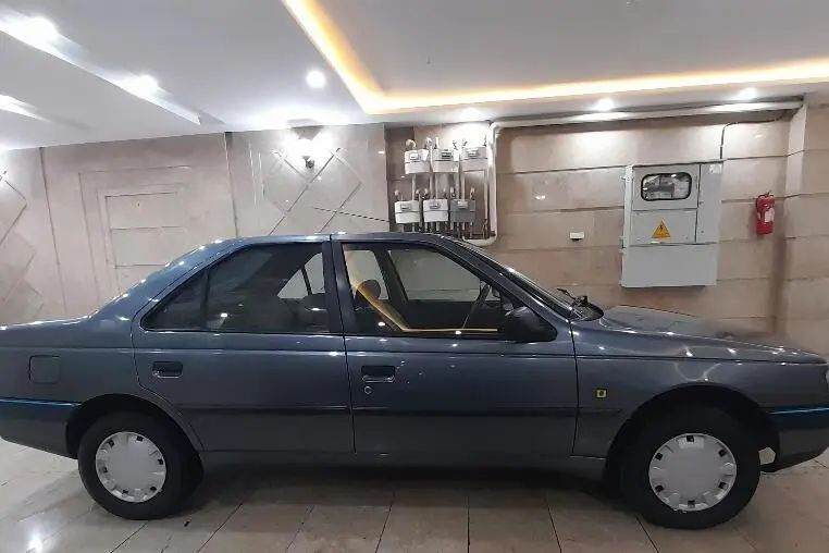 پژو،  405