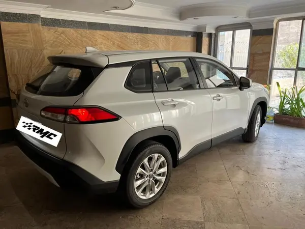 حواله تویوتا، کرولا کراس هیبرید