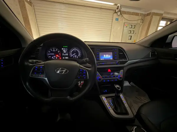 هیوندای  النترا