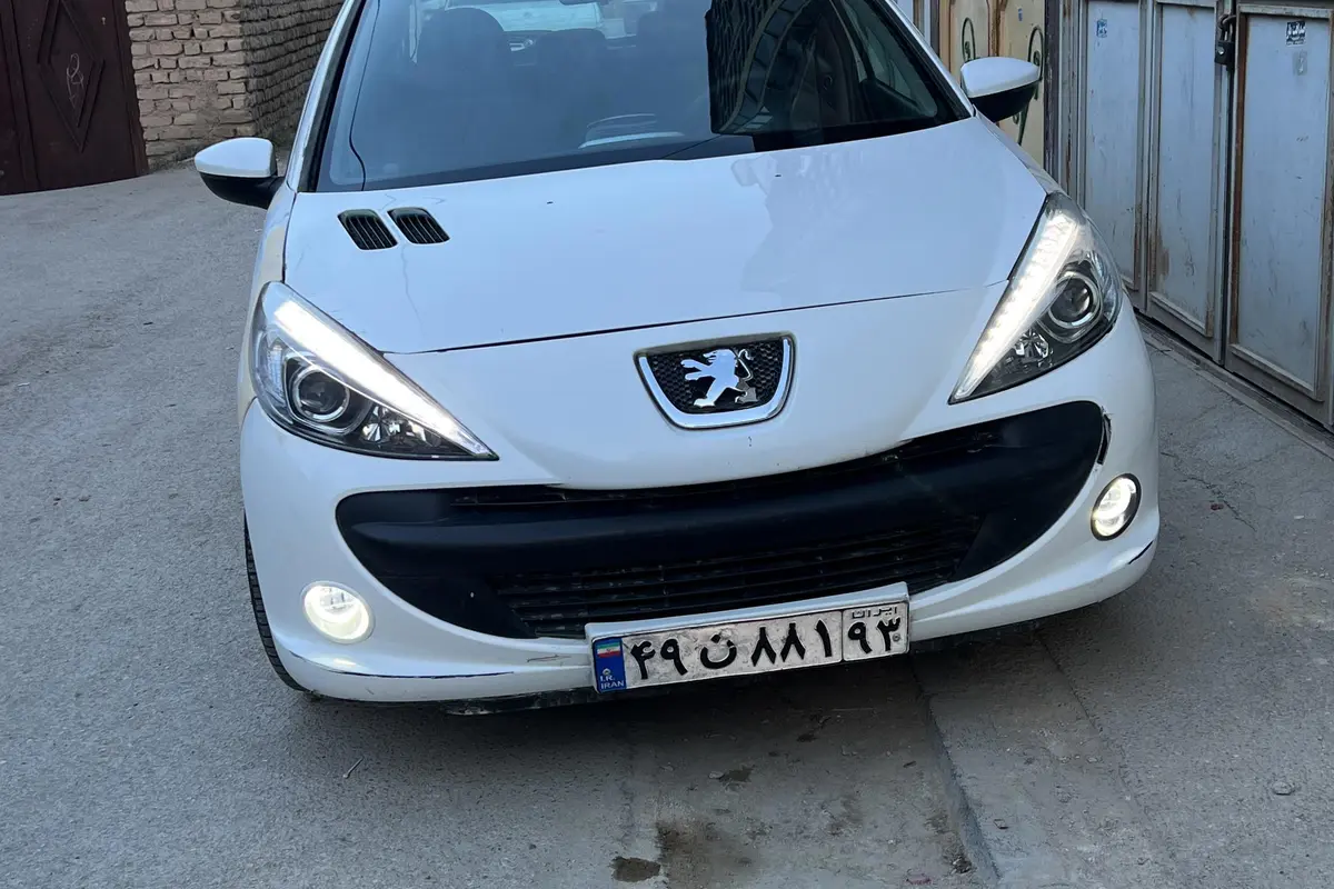 پژو،  207