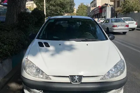 پژو، 206