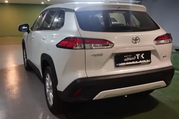 تویوتا، کرولا کراس هیبرید