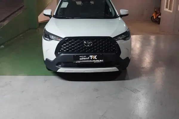 تویوتا، کرولا کراس هیبرید