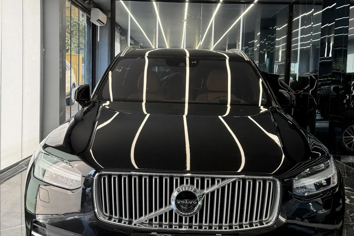 ولوو،  XC90