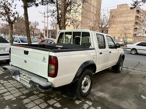 نیسان، پیکاپ دو کابین