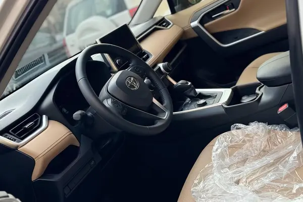 تویوتا، راوفور هیبرید