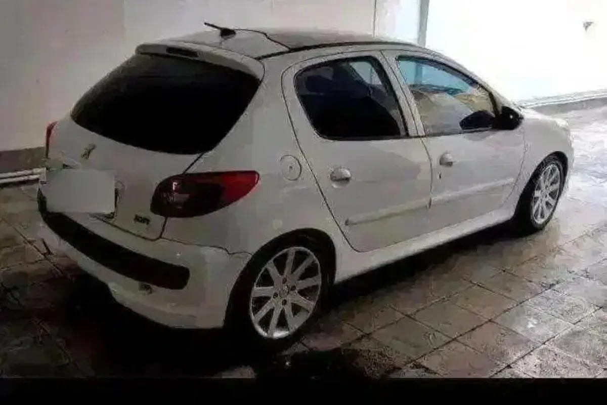 پژو،  207