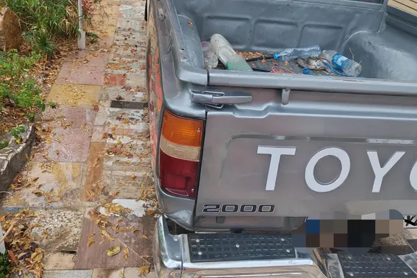 تویوتا، هایلوکس دو کابین