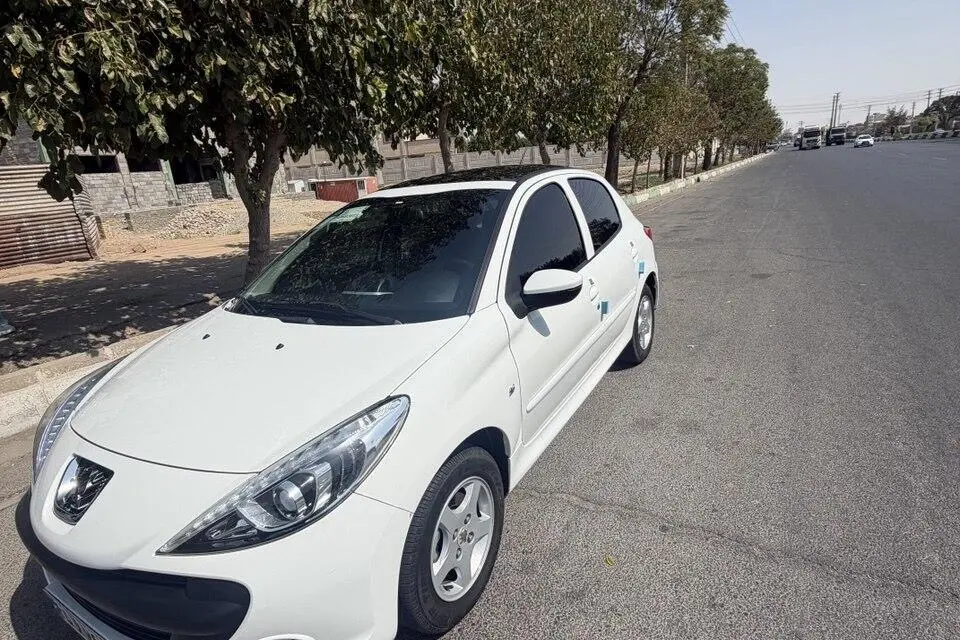 پژو،  207