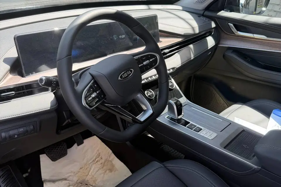 ام وی ام،  X77