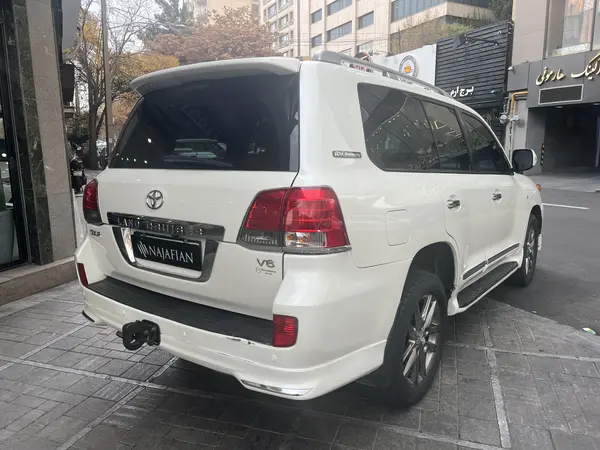 تویوتا، لندکروز چهار در