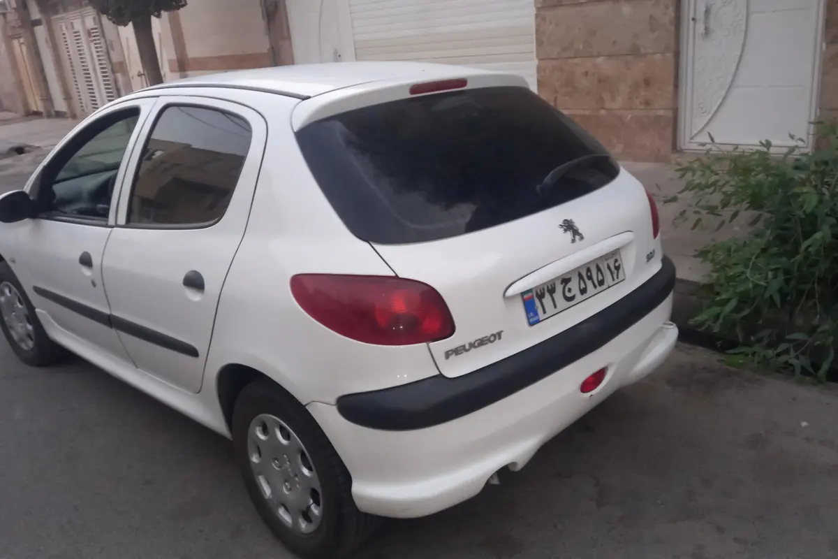 پژو،  206