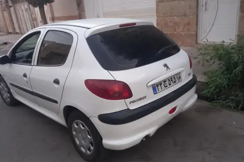 پژو، 206