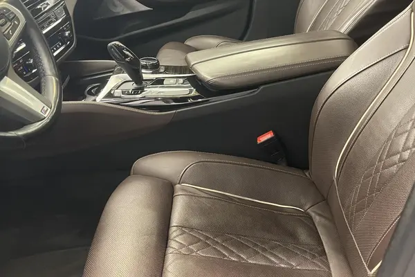 ب ام و، سری 5 سدان