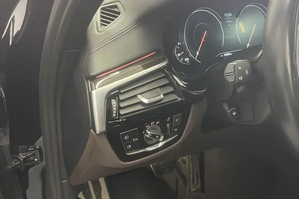 ب ام و، سری 5 سدان