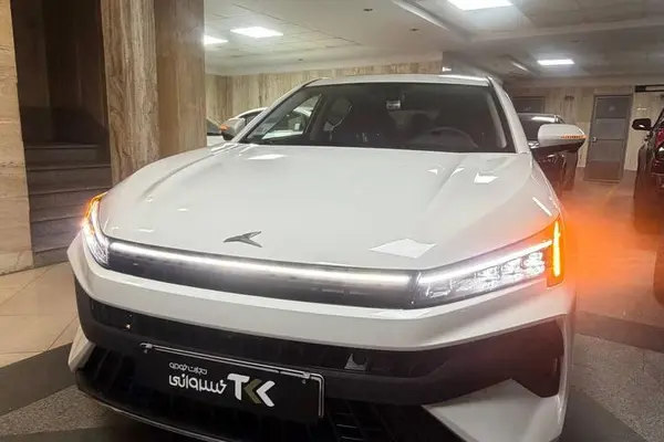 کی ام سی  J7