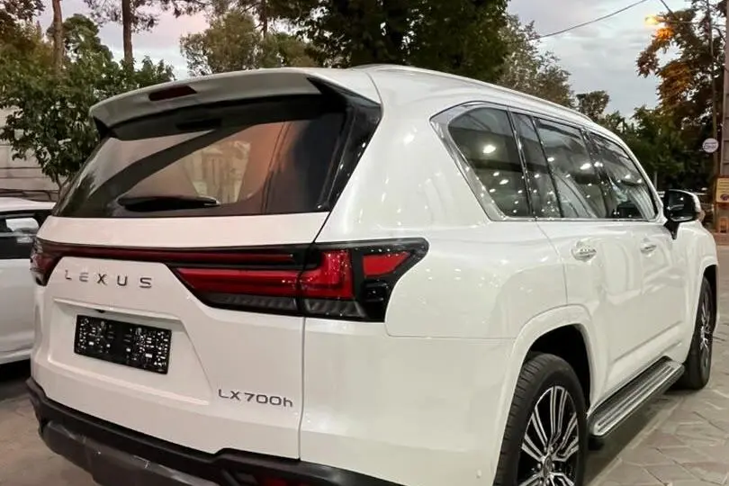 لکسوس،  LX
