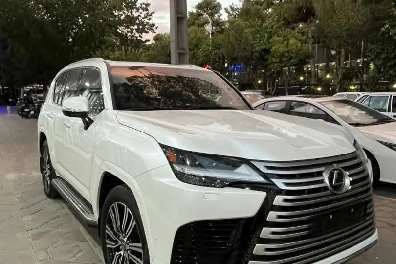 لکسوس،  LX