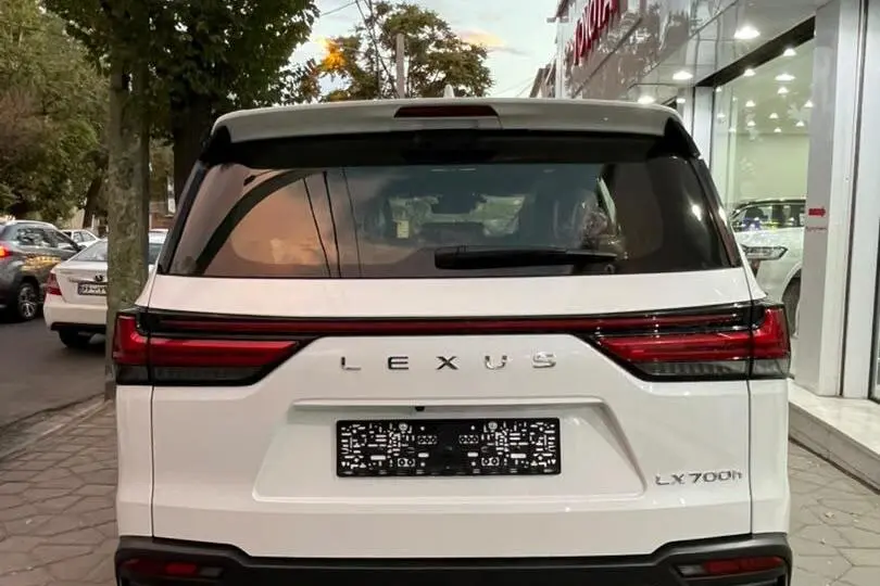 لکسوس،  LX