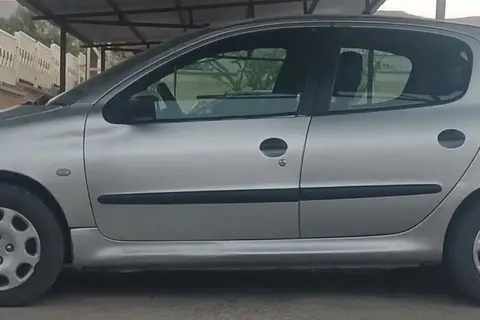 پژو، 206