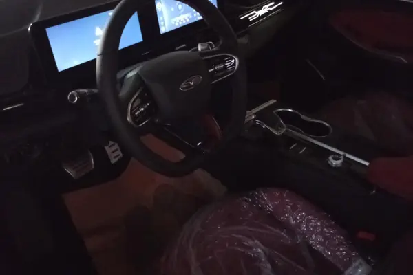 فونیکس، آریزو 6 جی تی (Z6 GT)