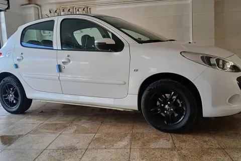 پژو، 207