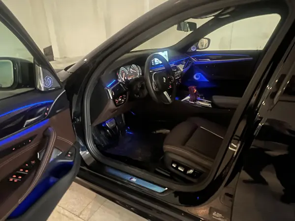 ب ام و، سری 5 سدان