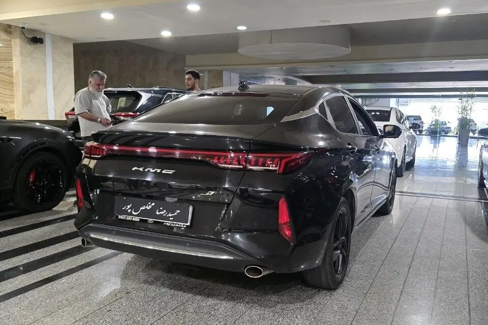 کی ام سی،  J7