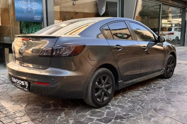 مزدا، 3 نیو صندوق دار