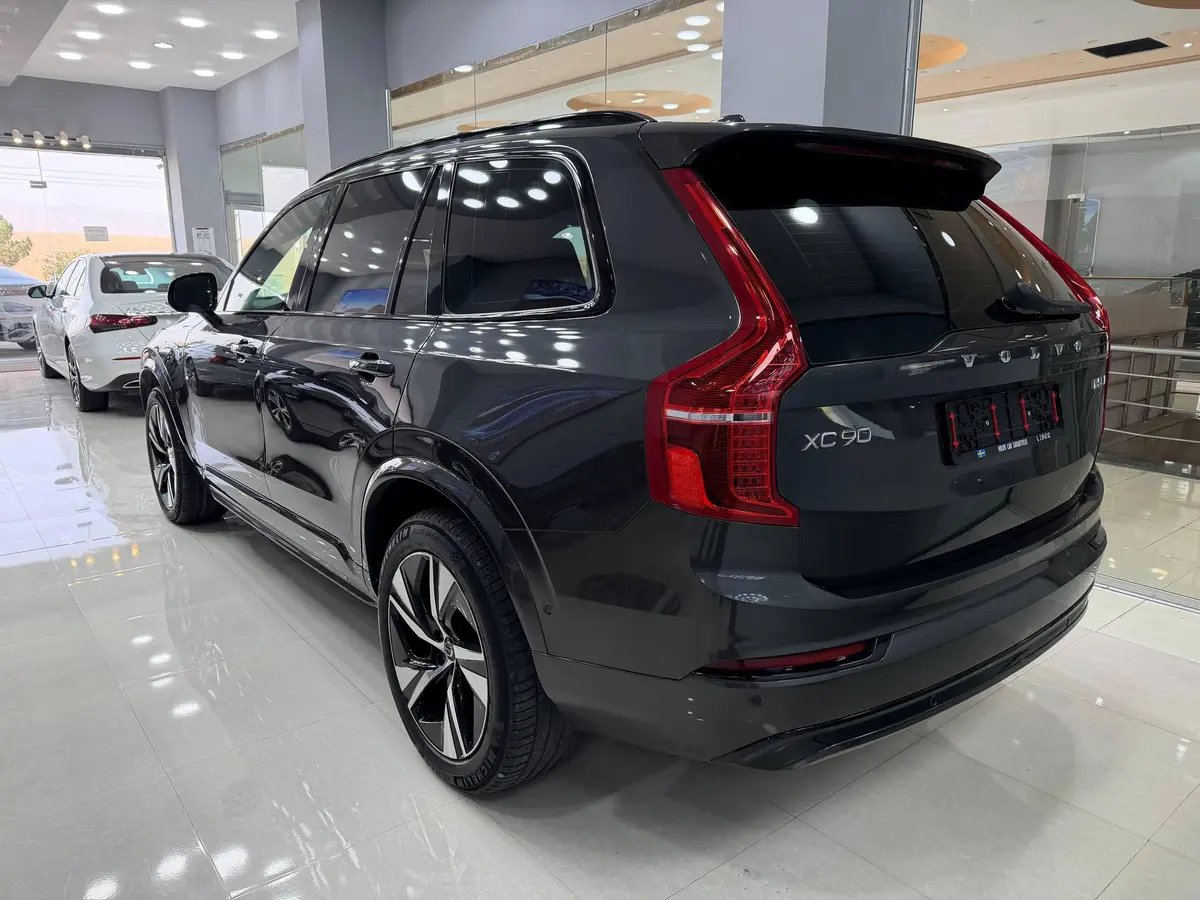 ولوو،  XC90
