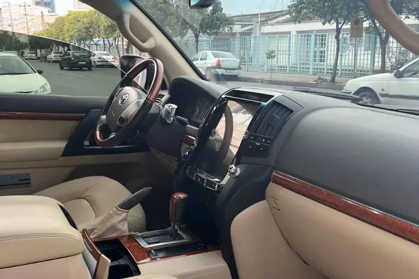 تویوتا، لندکروز چهار در