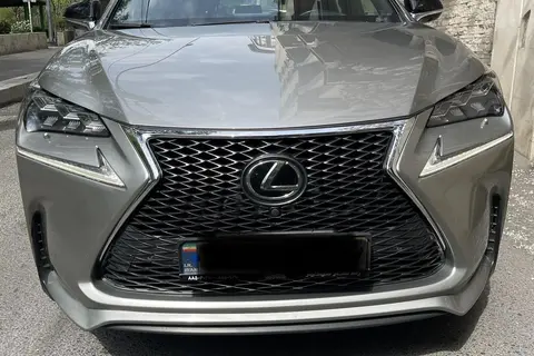لکسوس، NX
