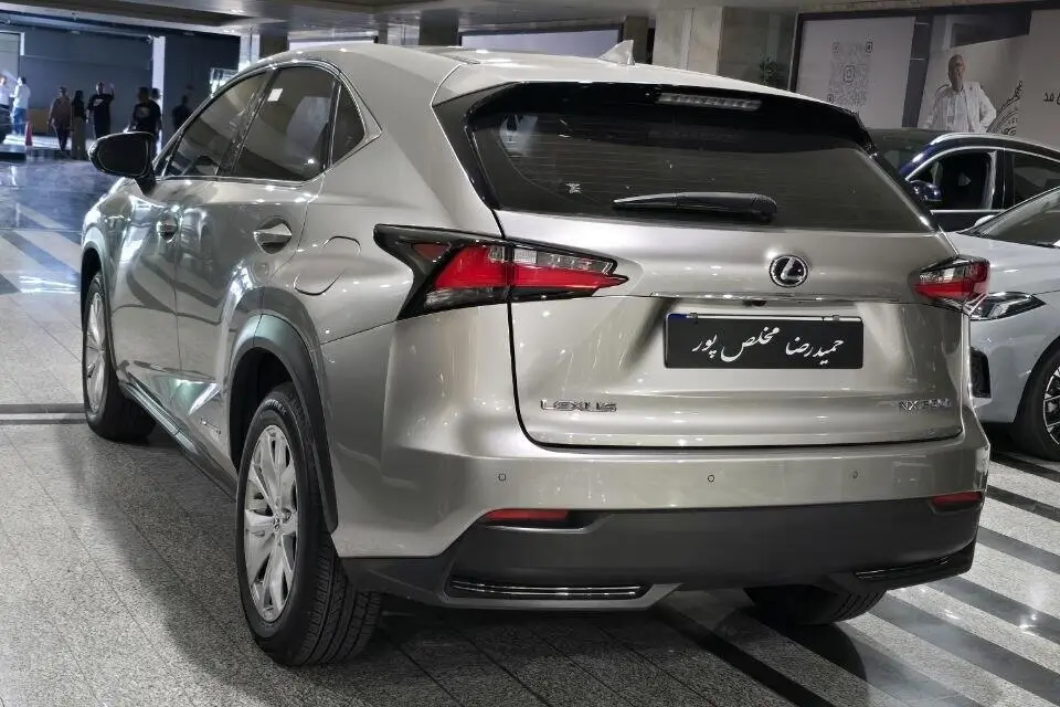 لکسوس  NX